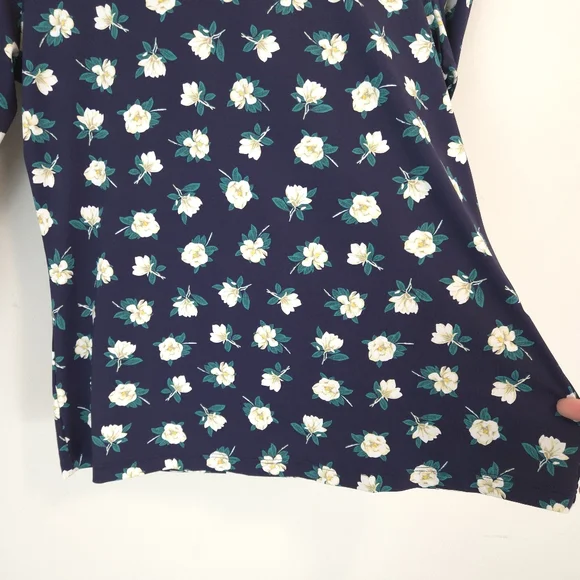 Draper James Land's End Women's Navy Floral Print Rash Guard Swim Top - Picture 3 of 12